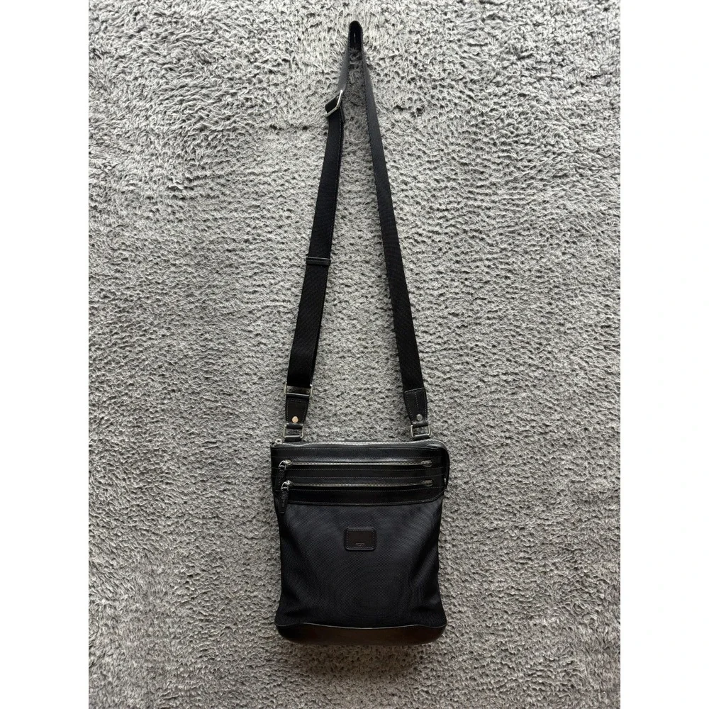 Tumi Nylon Leather Trim Flat Messenger Crossbody Bag Black 24105D Unisex